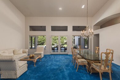 FORMAL LIVING/DINING ROOM
