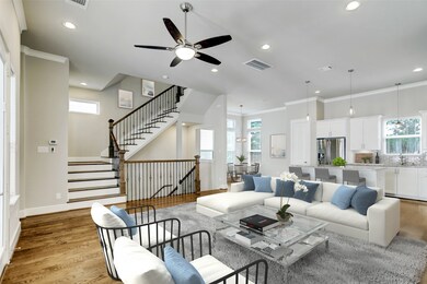 839 Fisher St unit D, Houston, TX 77018 - photo 2