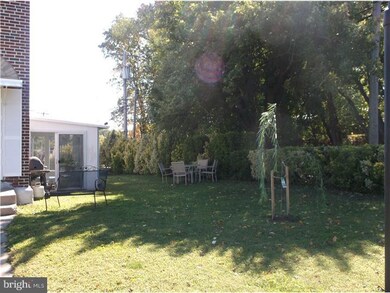2 Clarendon Dr, Darby, PA 19023 - photo 2