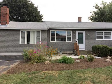 10 Squantum Dr, Middletown, RI 02842 - photo 2