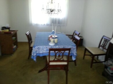 219 Blenheim Dr, Easton, PA 18045 - photo 4