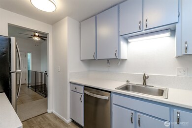 842 S 227th Place unit A, Des Moines, WA 98198 - photo 6