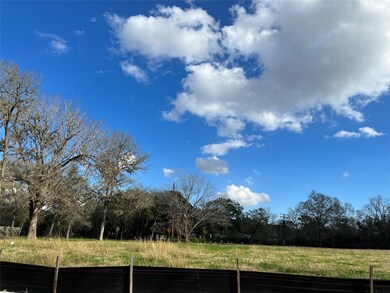 213 E Heritage Dr, Friendswood, TX 77546 - photo 4