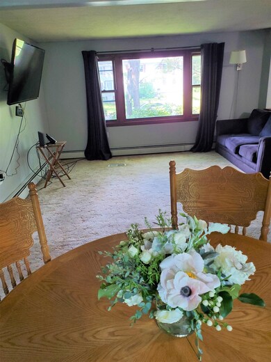 8 Wentworth Ln, Derry, NH 03038 - photo 3