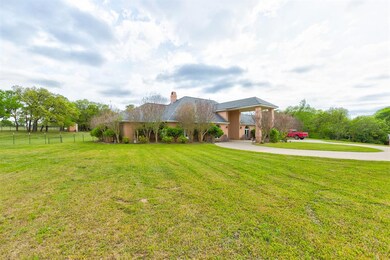 527 Hlavek Rd, Decatur, TX 76234 - photo 2
