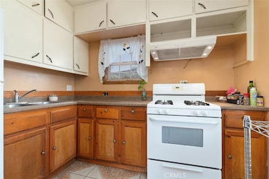 11635 Walcroft St, Lakewood, CA 90715 - photo 6