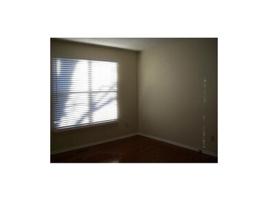 Living Room w. laminate floor