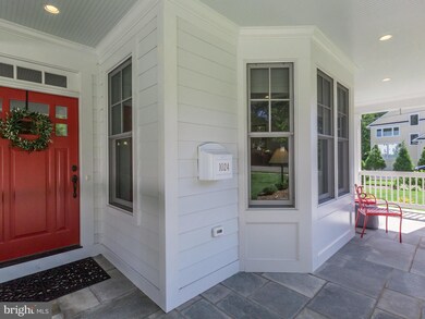 1024 Hillcrest Dr SW, Vienna, VA 22180 - photo 4