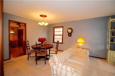 7138 Halsey Dr, Shawnee, KS 66216 - photo 4