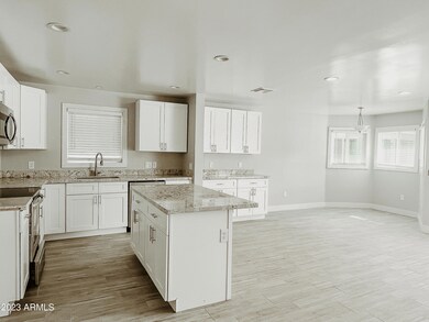 2221 N 27th St, Phoenix, AZ 85008 - photo 6