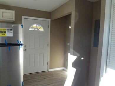 1005 Tacoma St, Carpentersville, IL 60110 - photo 5