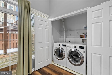 5317 Chieftain Cir, Alexandria, VA 22312 - photo 4