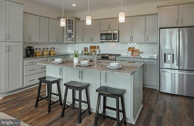 11182 Saint Luke Dr, White Plains, MD 20695 - photo 4