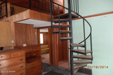 143 Edgewater Dr, Dingmans Ferry, PA 18328 - photo 4