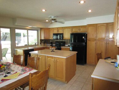 OPEN KITCHEN