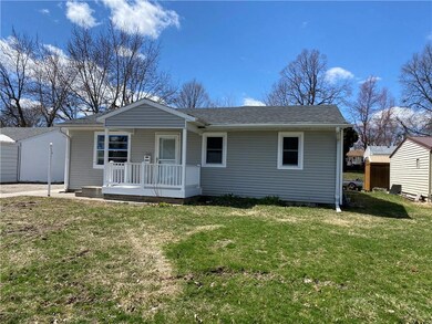 605 E 13th St N, Newton, IA 50208 - photo 2