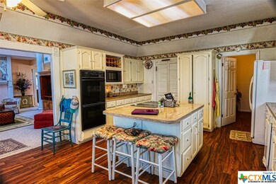 604 Westgate II Rd, Eddy, TX 76524 - photo 5