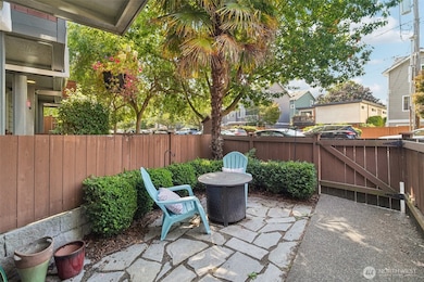 6562 5th Ave NE unit C, Seattle, WA 98115 - photo 2