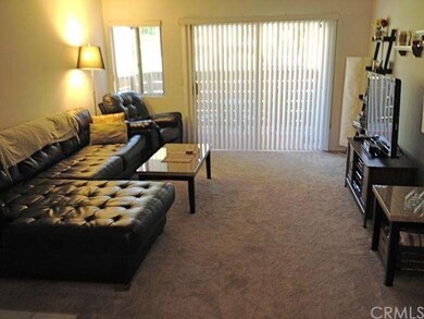 Large living room with newer carpet, A/C and force