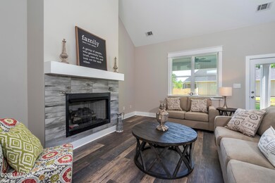 157 Fairway Cir, Macon, GA 31211 - photo 2