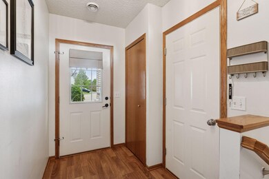 5121 Farnham Dr N, Hugo, MN 55038 - photo 4