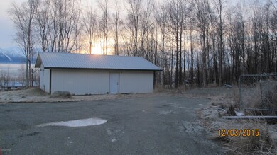 DETACHED GARAGE