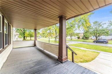 18123 Mccracken Rd, Maple Heights, OH 44137 - photo 4