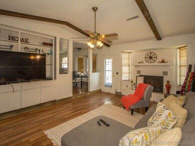 2505 S Sycamore Ave, Broken Arrow, OK 74012 - photo 3