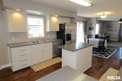 15947 N Regency Park Place, Chillicothe, IL 61523 - photo 5