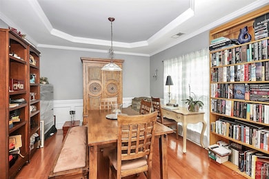 Use this Flex space for Dining/Living/Study Area!