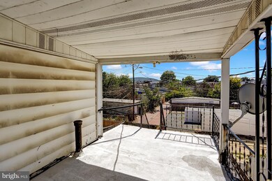 462 W Oley St, Reading, PA 19601 - photo 3