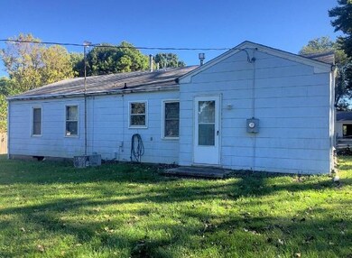 905 NW Zaun Ave, Blue Springs, MO 64015 - photo 2