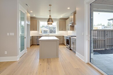 2265 NW Skyline Ranch Rd, Bend, OR 97703 - photo 7