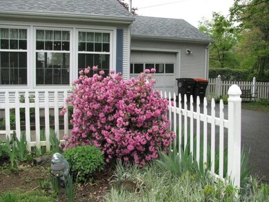 31 Greenock St, Feeding Hills, MA 01030 - photo 2