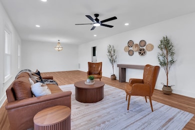 518 Sharondale Dr, Tullahoma, TN 37388 - photo 5