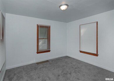 1851 W 8th St, Davenport, IA 52802 - photo 7