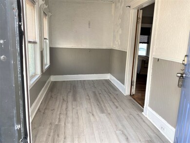 49 Mckinley St, Everett, MA 02149 - photo 2