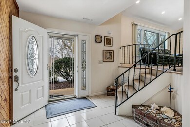 56 Crest Rd Middletown-large-004-036-1F8