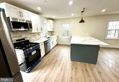 5742 Biscayne Dr, Alexandria, VA 22303 - photo 2