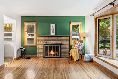 Welcome to 10627 Thomas Avenue South!