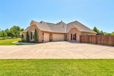 View of front facade featuring a front lawn and a 