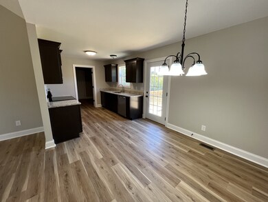 140 Shelbyville Mills Rd, Shelbyville, TN 37160 - photo 7