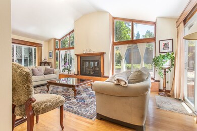 4636 Santa Lucia Dr, Woodland Hills, CA 91364 - photo 3