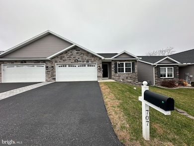 707 Shook Ct W, Greencastle, PA 17225 - photo 2