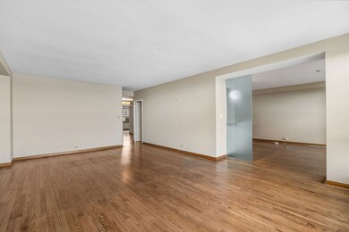3180 N Lake Shore Dr unit 13C, Chicago, IL 60657 - photo 4