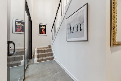 10 S Briar Hollow Ln unit 55, Houston, TX 77027 - photo 3