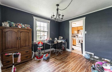 1005 Tremont St, Lincoln, IL 62656 - photo 7