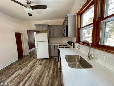 632 Third St, Belvidere Twp., NJ 07823 - photo 3