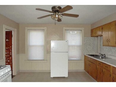 16 Redfern St, North Providence, RI 02911 - photo 2