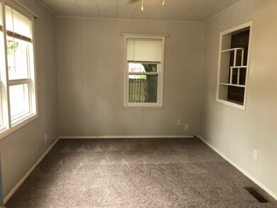 308 Alton St, Bicknell, IN 47512 - photo 3